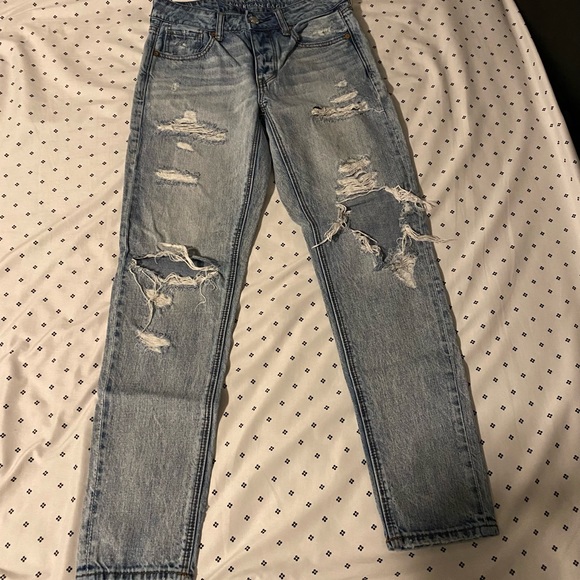 American Eagle Boyfriend Jeans - Picture 1 of 2